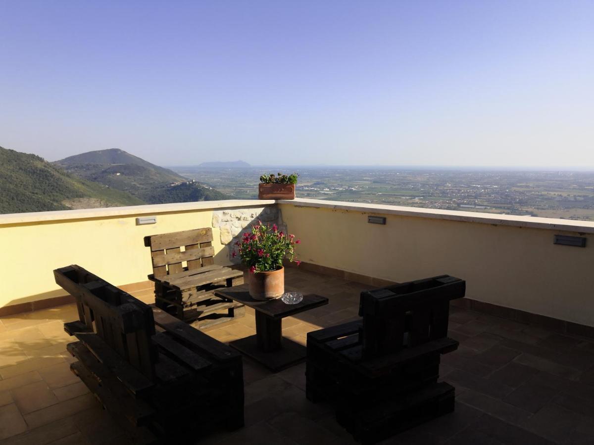 La Rupe Bed And Breakfast Norma Dış mekan fotoğraf